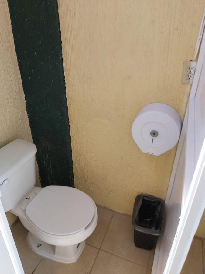 Hostal Γκουανταλαχάρα Εξωτερικό φωτογραφία